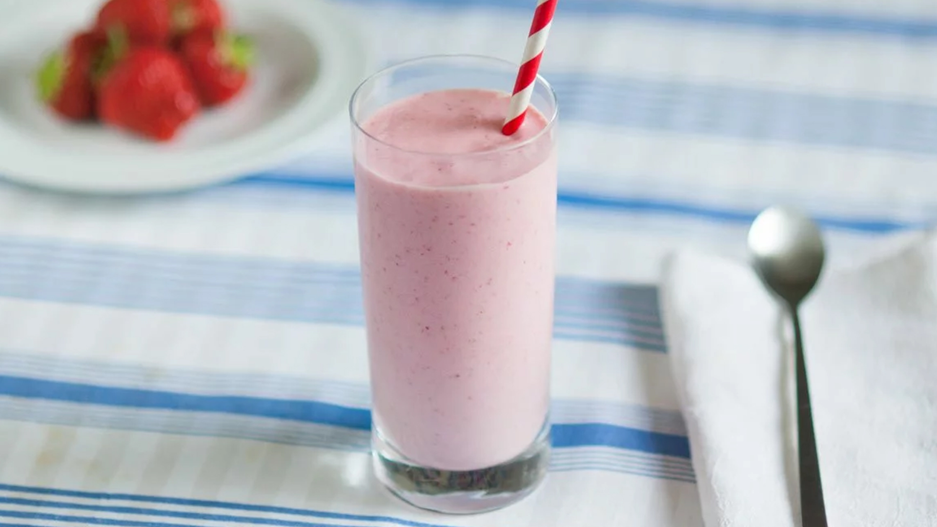 Milkshake ya strawberry | Jarida la Mapishi