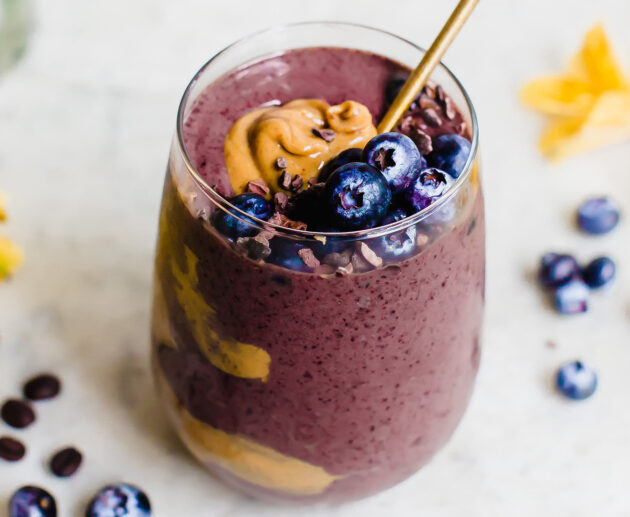 Smoothie ya blueberry na karanga | Jarida la Mapishi