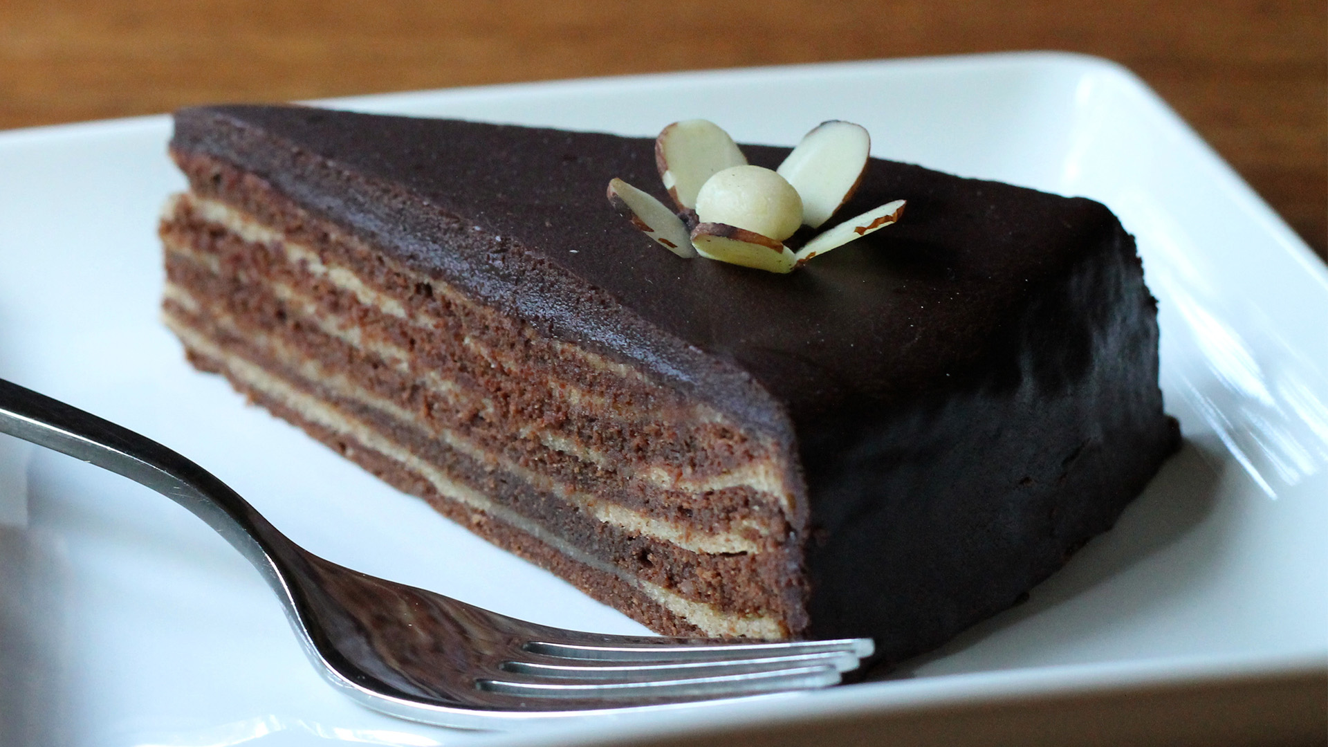 Keki ya mdalasini na chocolate | Jarida la Mapishi