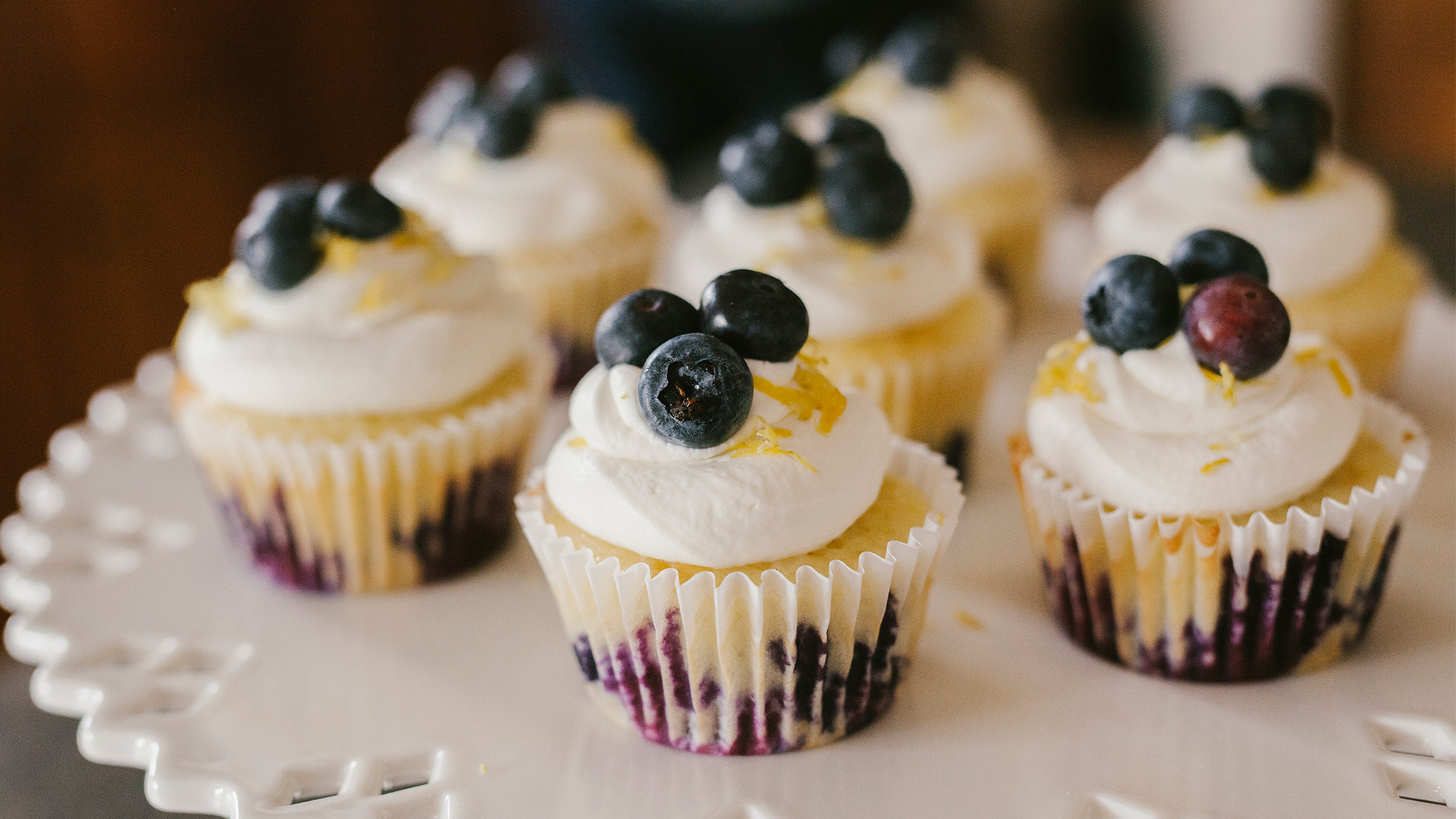 Cupcakes za blueberry na limao | Jarida la Mapishi