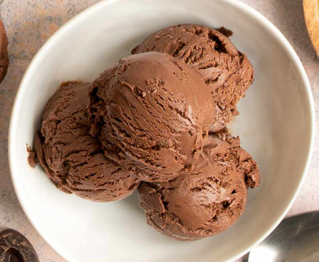 Ice cream ya chocolate | Jarida la Mapishi