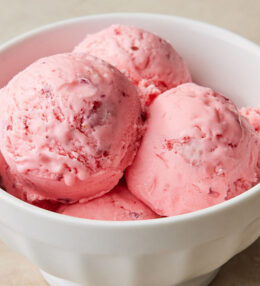 Ice cream ya strawberry