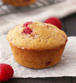 Muffins za mahindi na raspberry