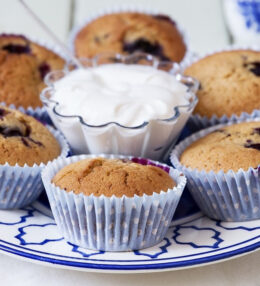 Muffins za mdalasini na blueberry