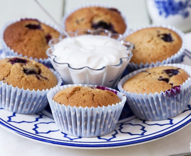 Muffins za mdalasini na blueberry | Jarida la Mapishi