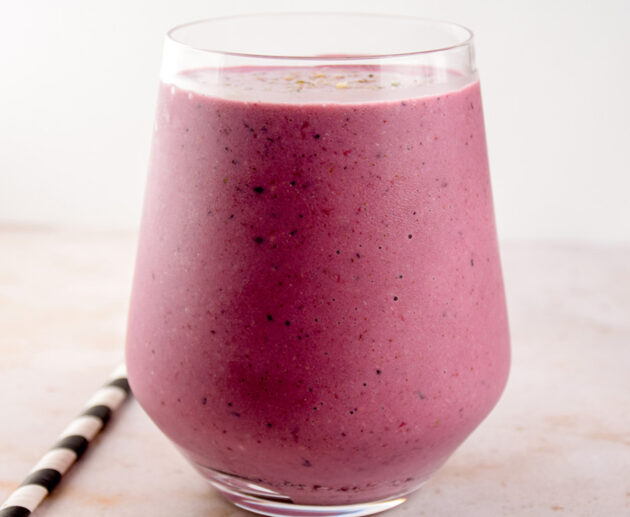 Smoothie ya lozi na blueberry | Jarida la Mapishi