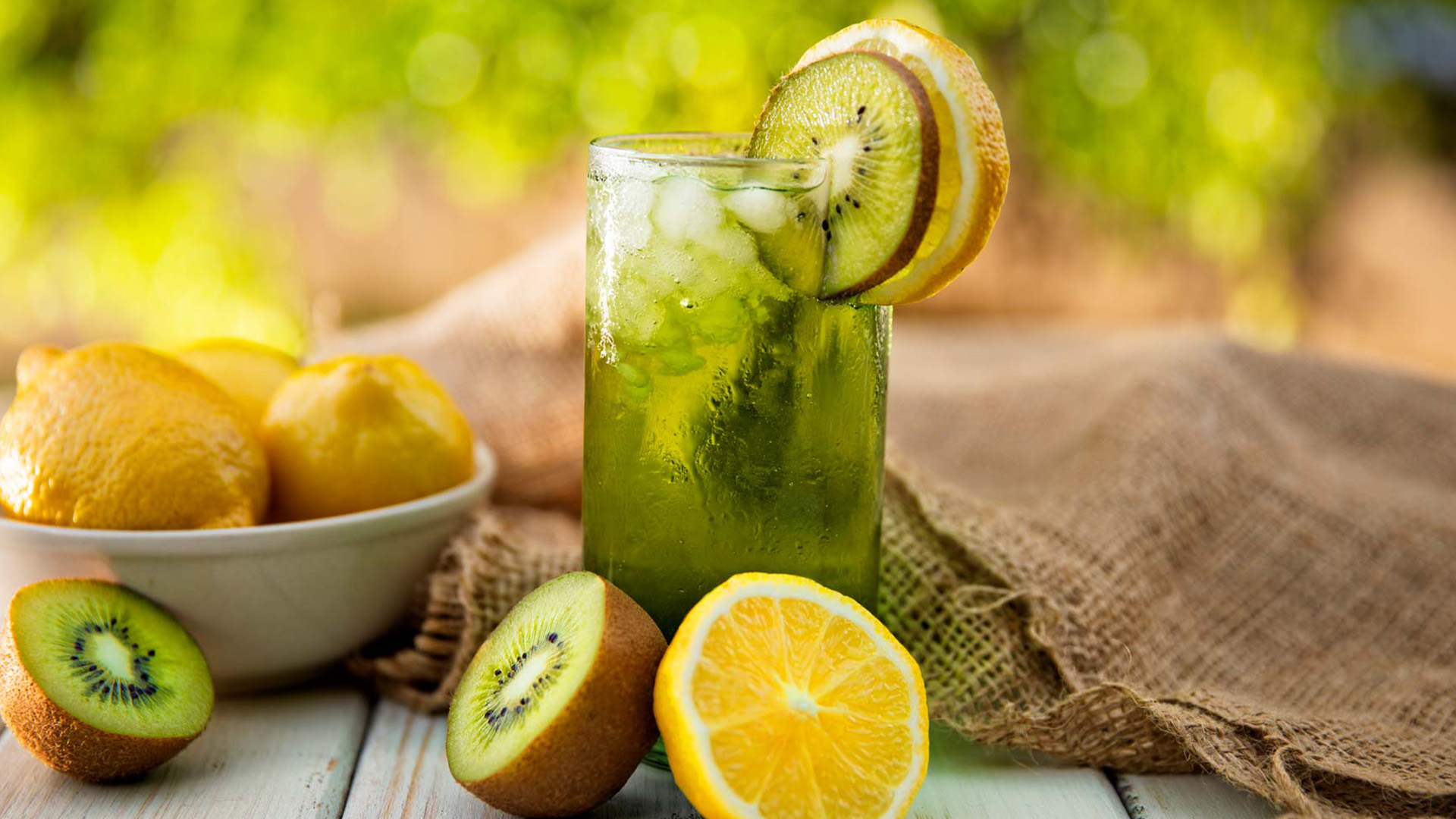 Lemonade ya kiwi | Jarida la Mapishi
